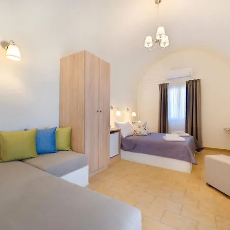 Alexander's Great View 3* Fira (Santorini)